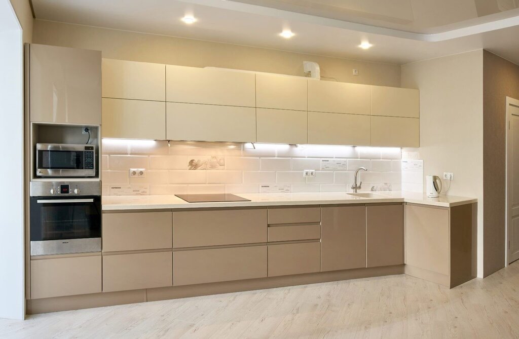 Beige glossy kitchen 46 фото