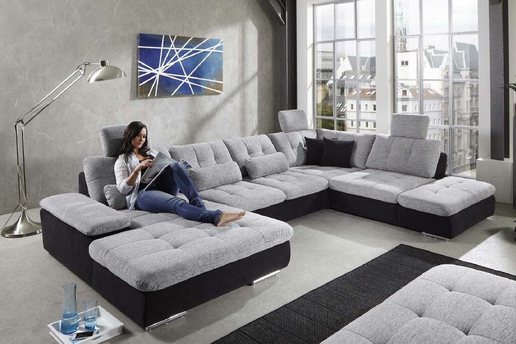 Большой удобный диван