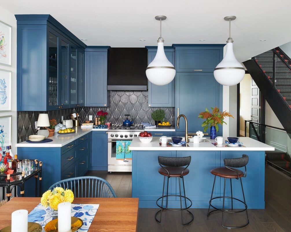 Черно синяя кухня