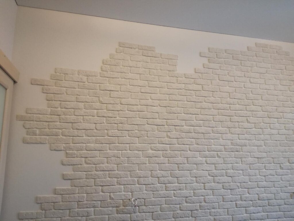 Wall decor with gypsum bricks