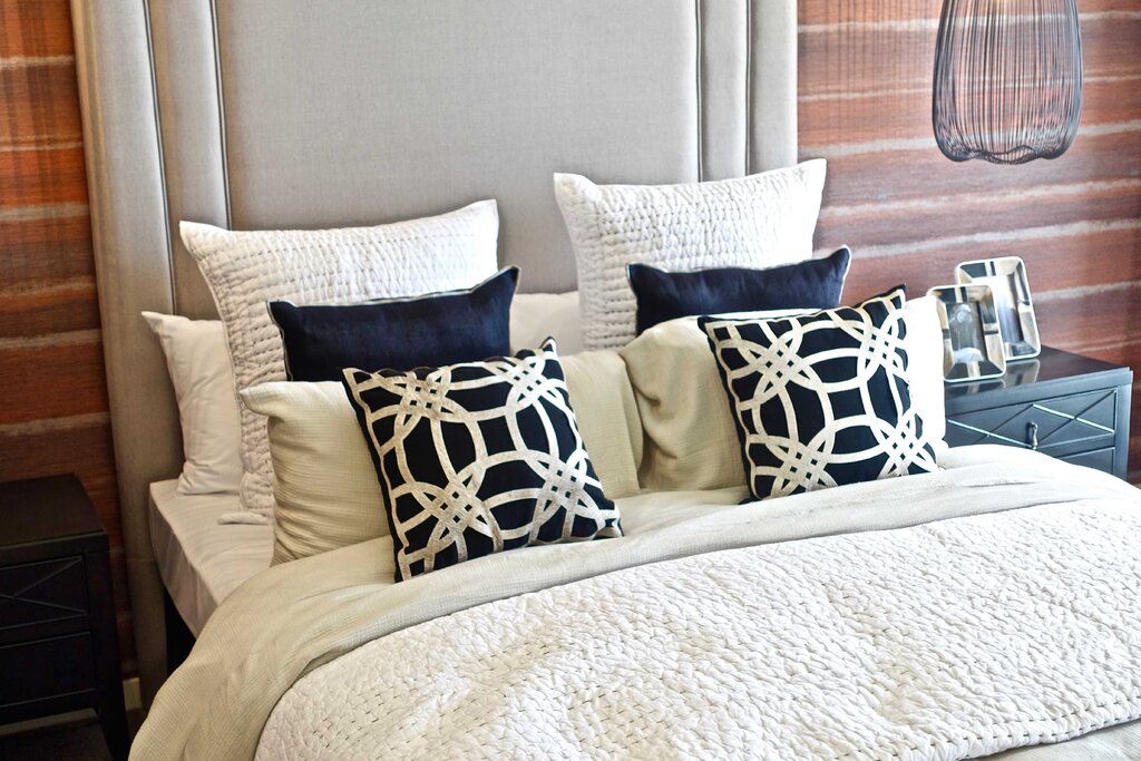 Decorative pillows for the bedroom