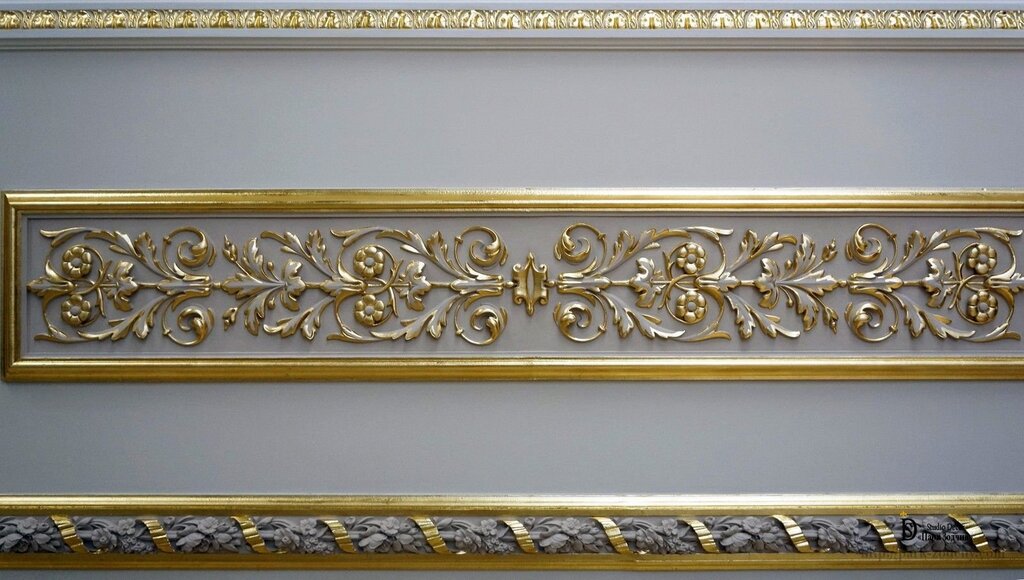 Decorative molding for furniture