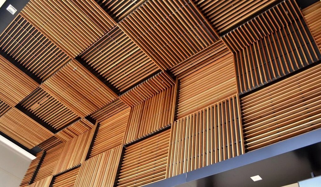 Decorating the wall with wooden slats