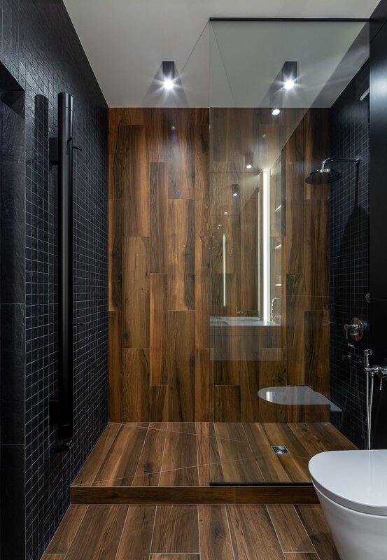 Wooden floor in the shower room