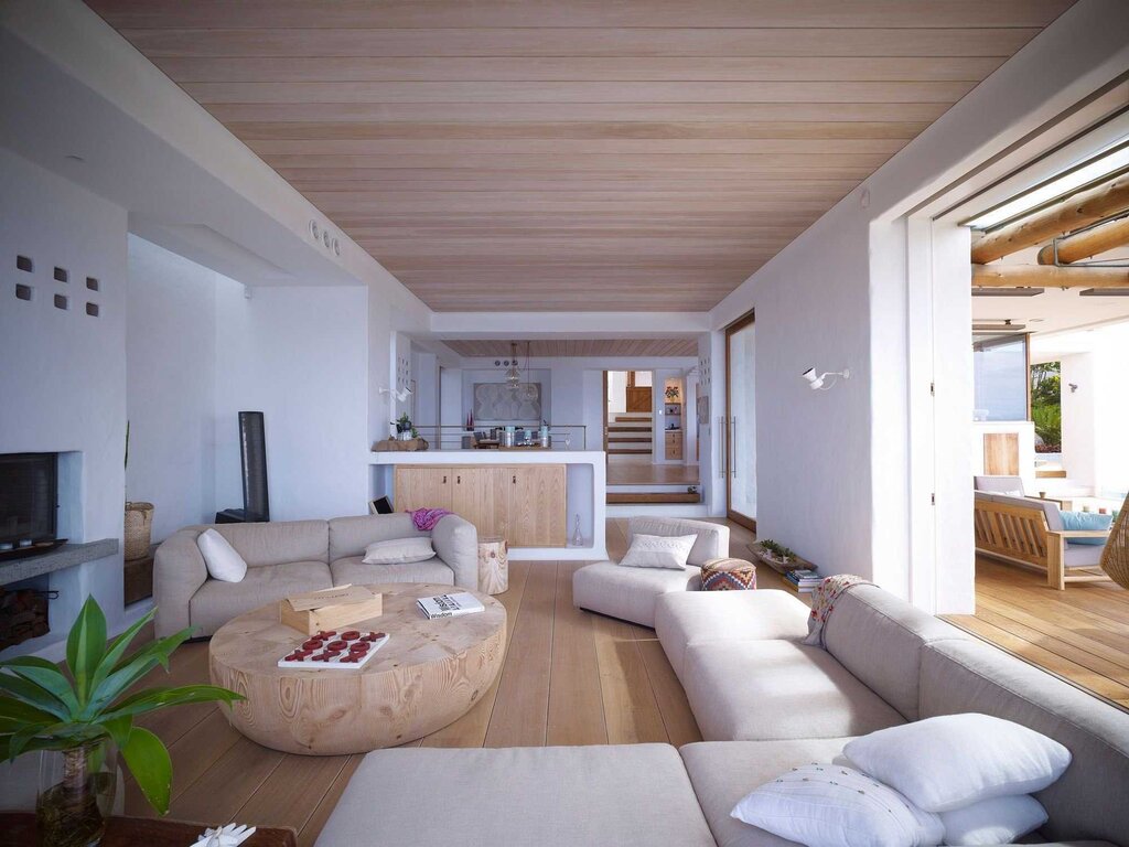 Деревянный потолок в квартире