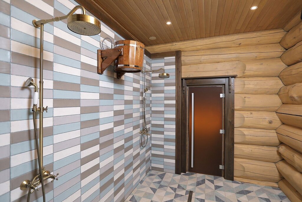 A shower in the banya