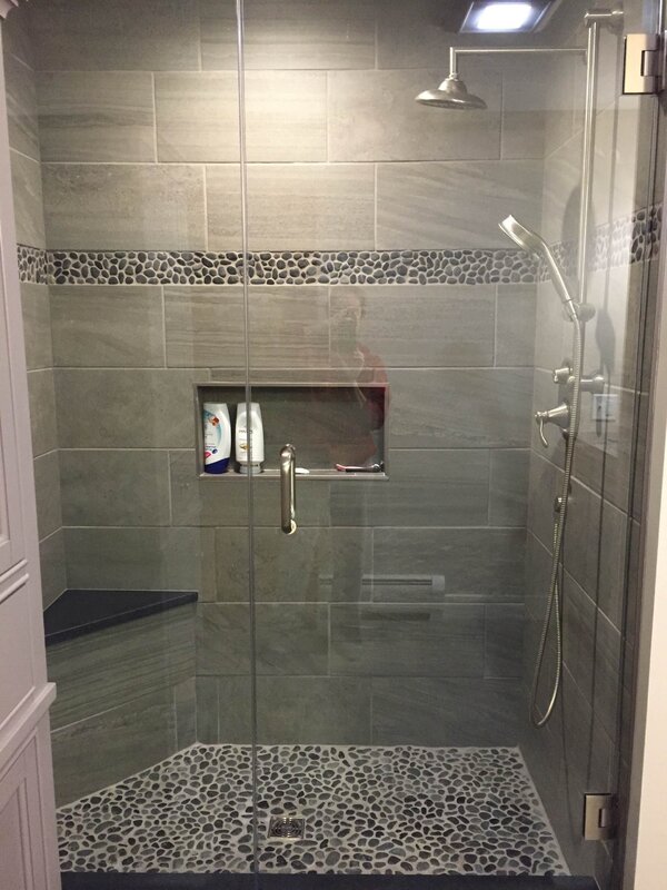 Shower enclosure made of tiles