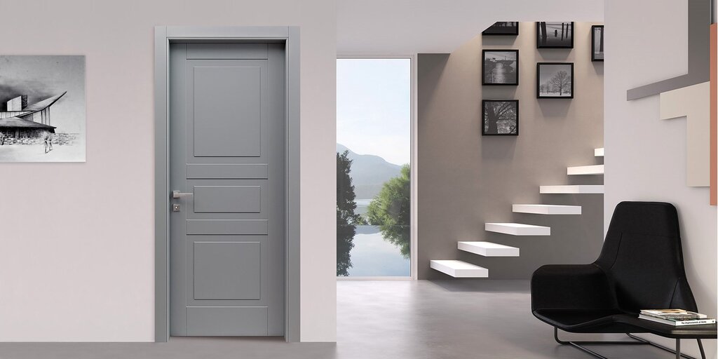 Doors in graphite in the interior