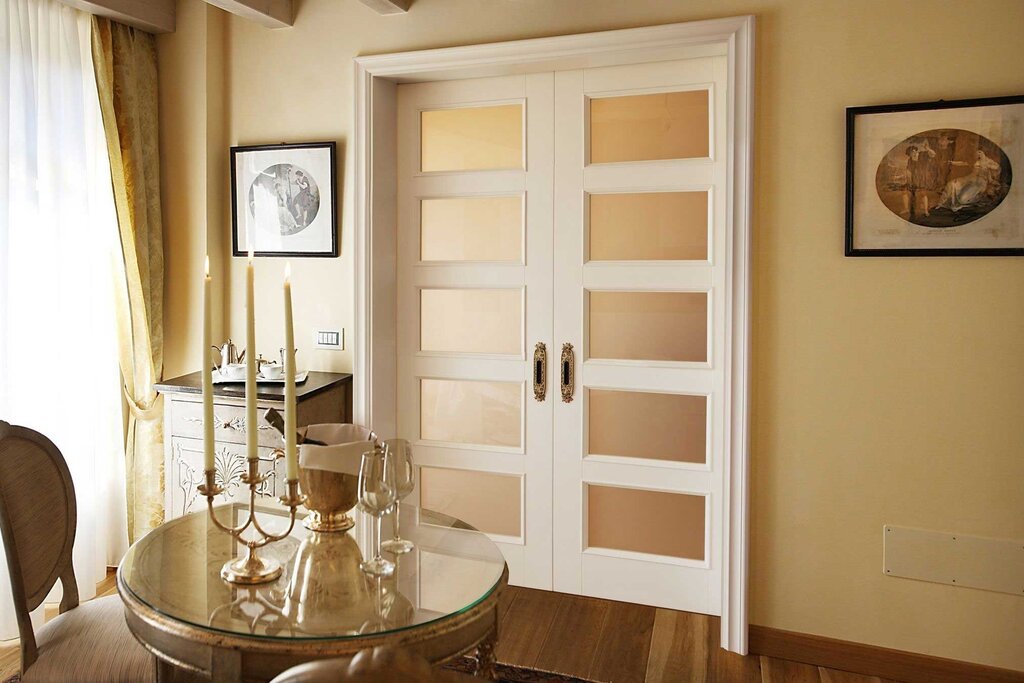 Double doors to the room