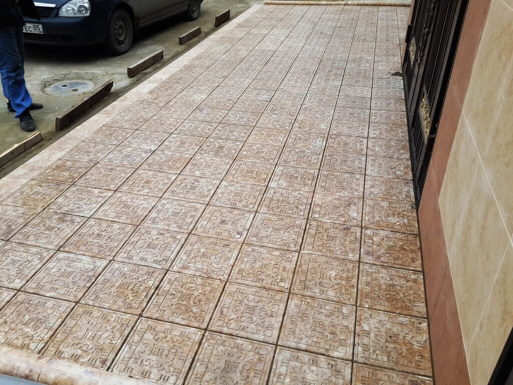 Paving tile