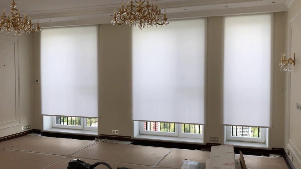 Electric cornice for roller blinds