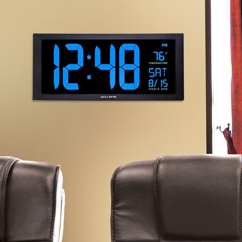 Electronic wall clock