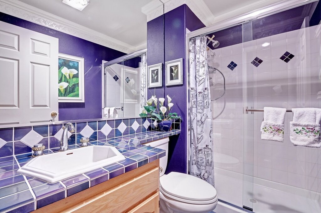 Фиолетовая ванная комната 35 фото
