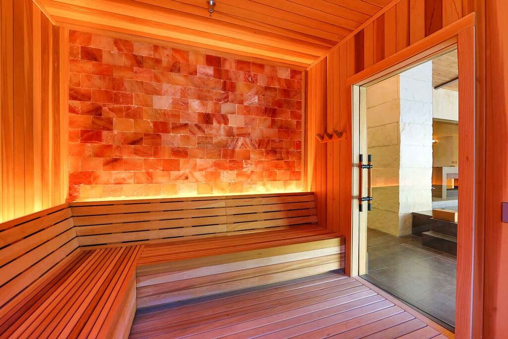 Himalayan salt in the sauna with lighting