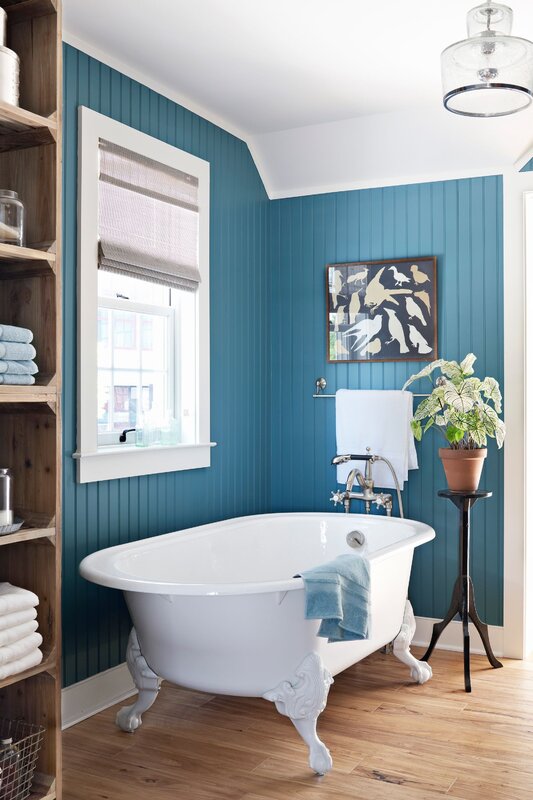 Голубая краска в ванной