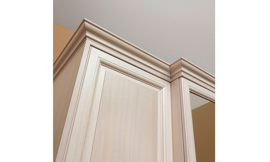 Cornice for the wardrobe