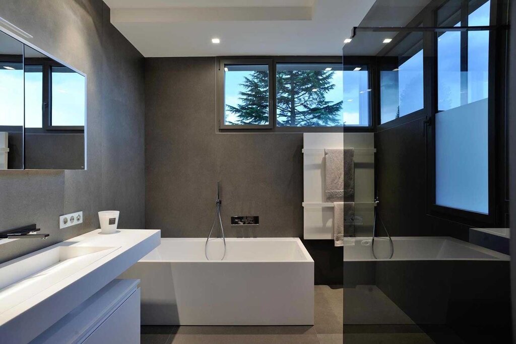 Красивая современная ванная комната
