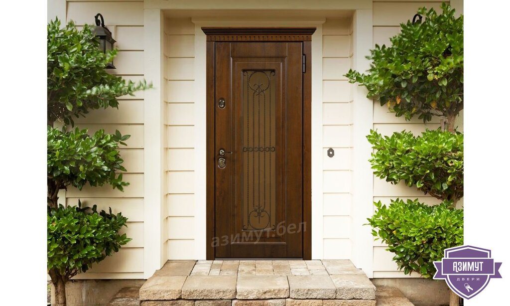 Beautiful entrance doors to the apartment