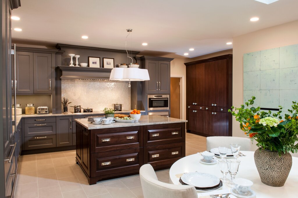 Kitchen with brown fronts