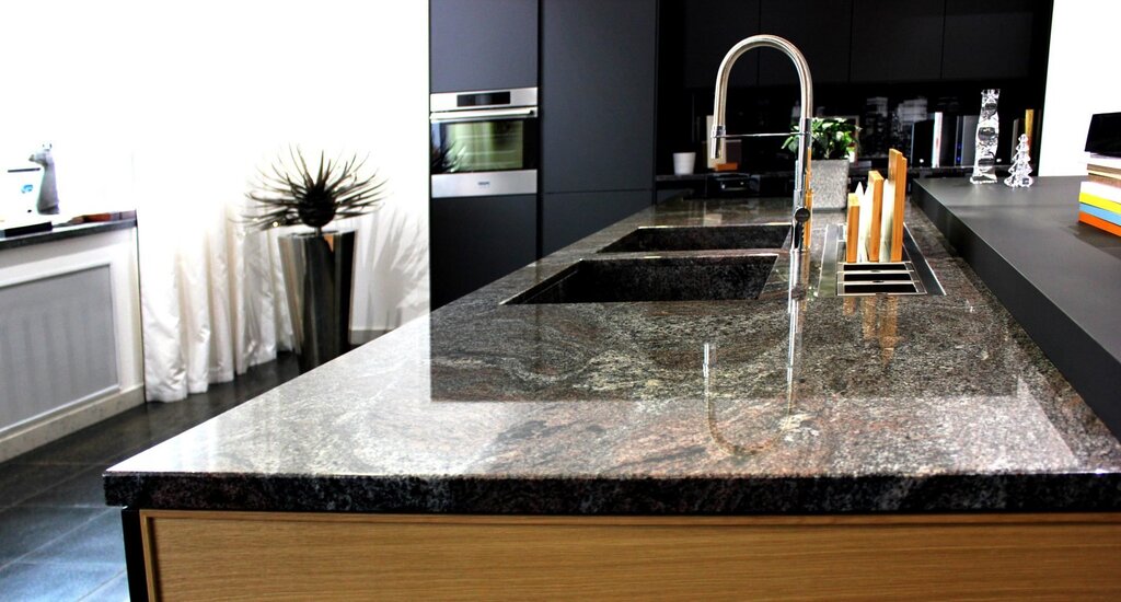 Quartz agglomerate countertop