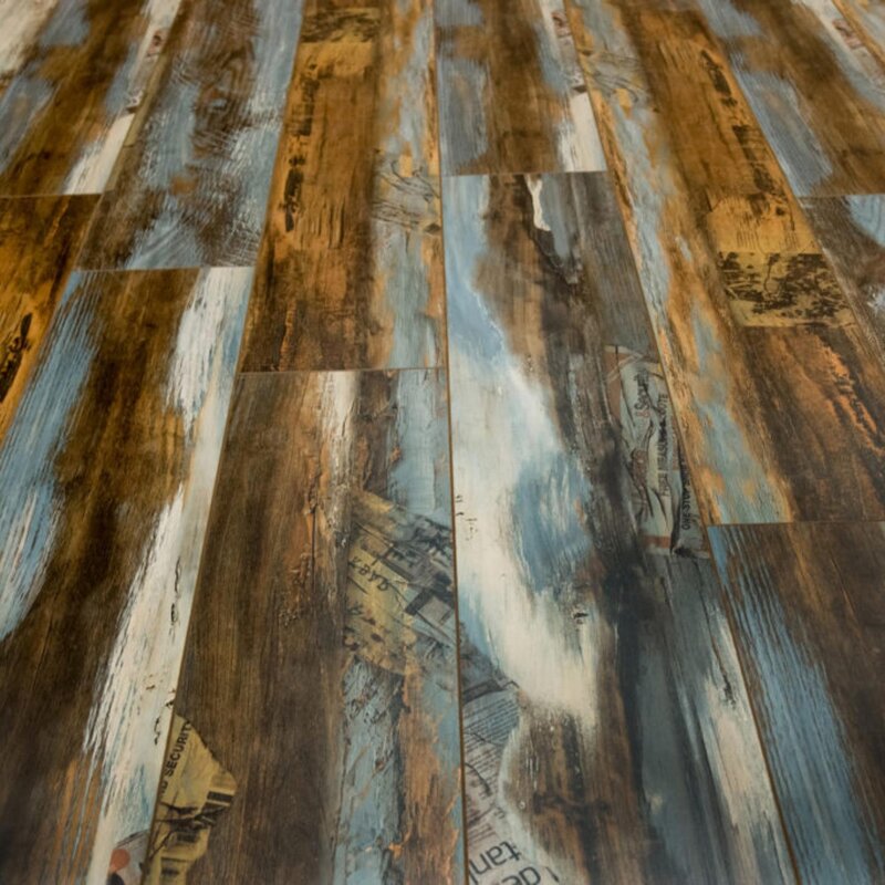 Laminate with an antique finish