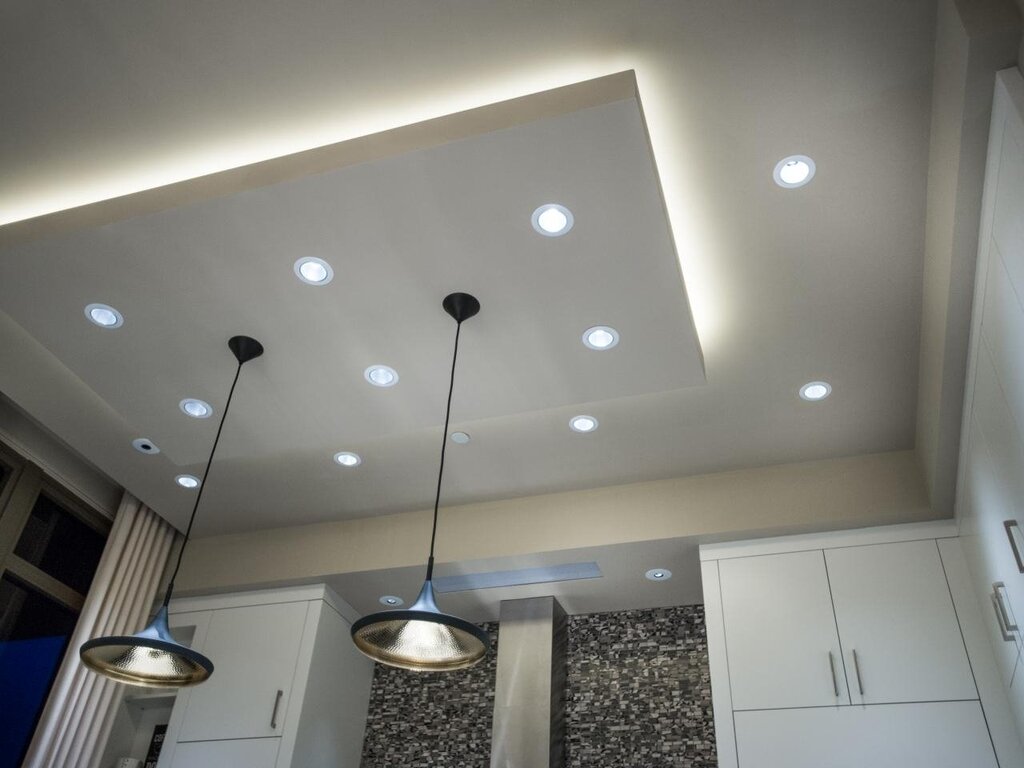 Light bulbs for a suspended ceiling