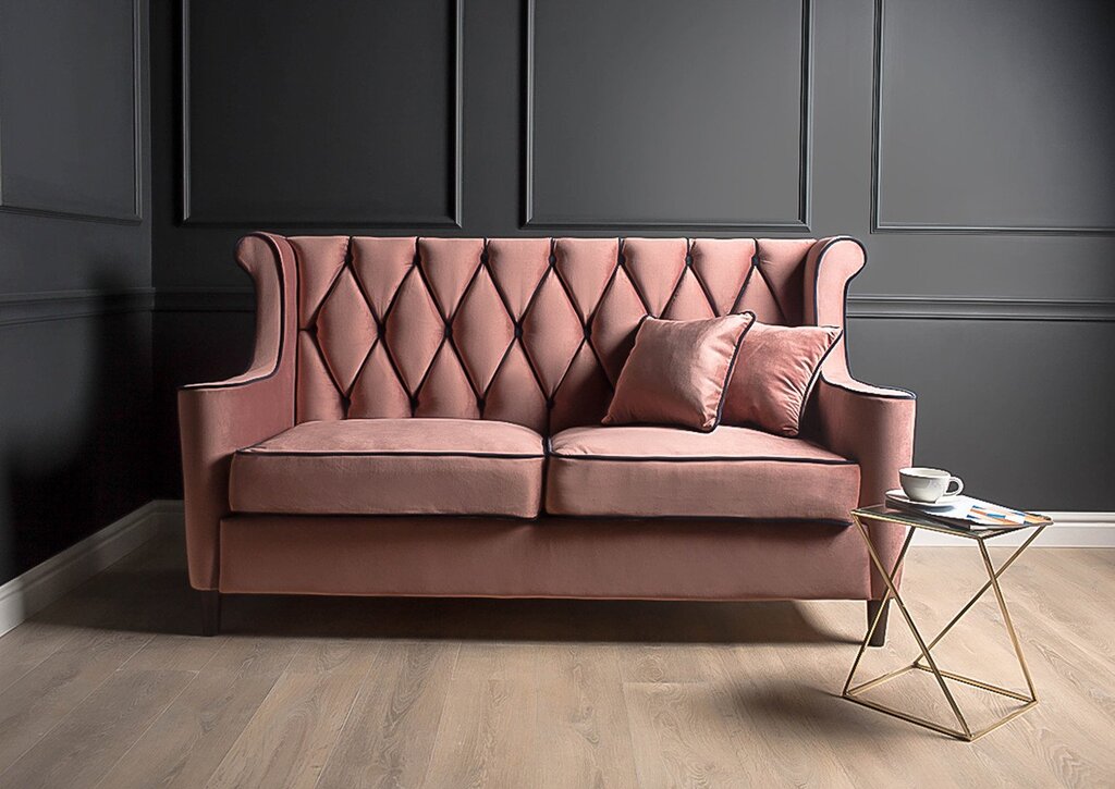 Furniture with tufted upholstery