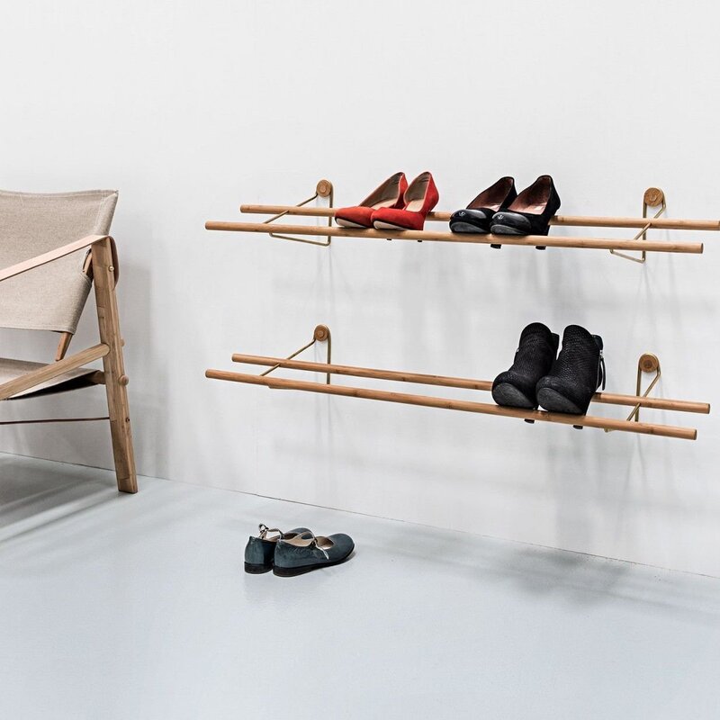 Wall-mounted shoe rack