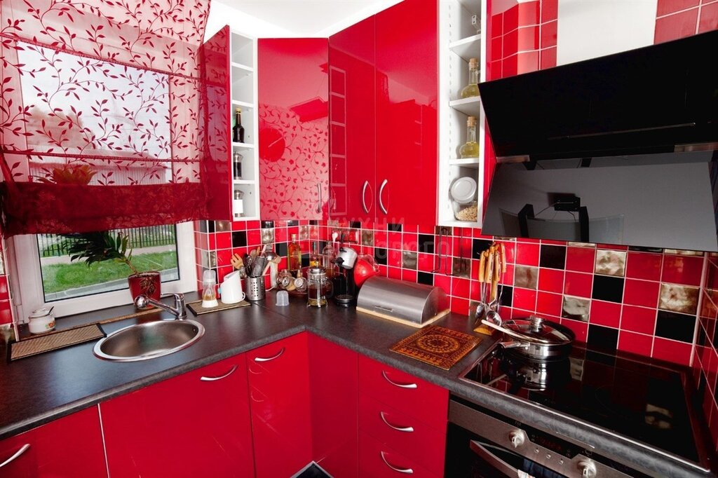 Wallpaper for a red kitchen in the interior 25 фото