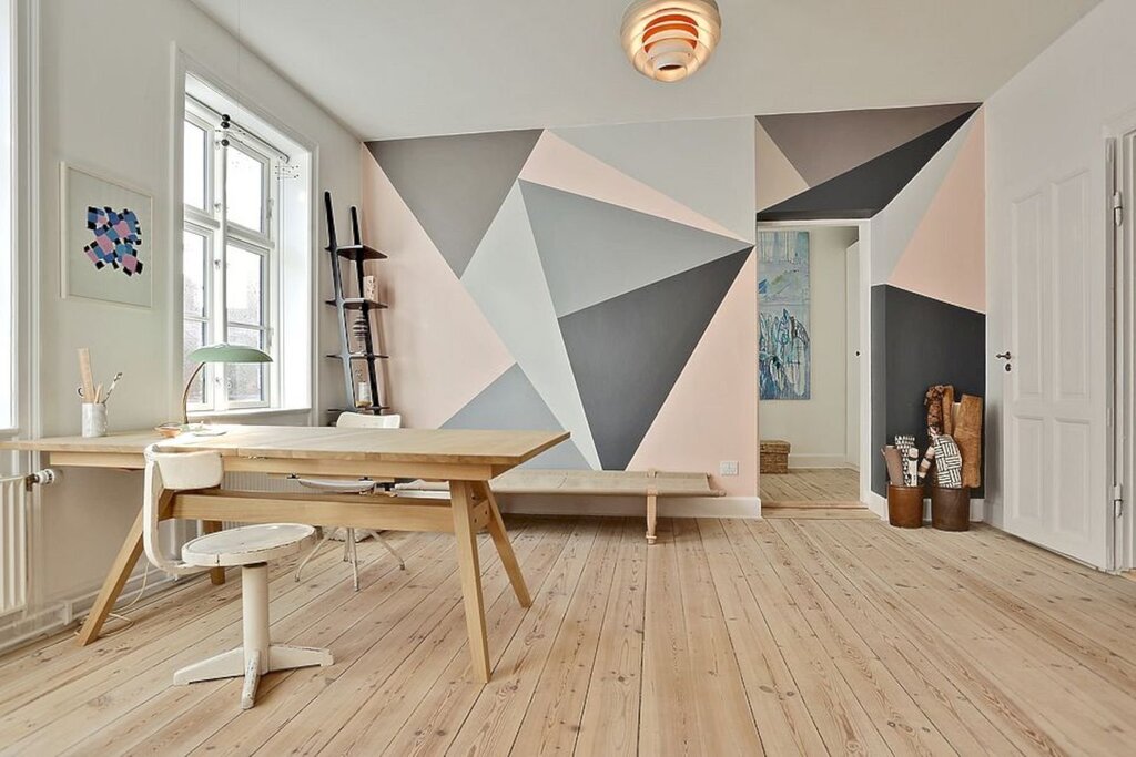 Geometric wallpaper in the interior