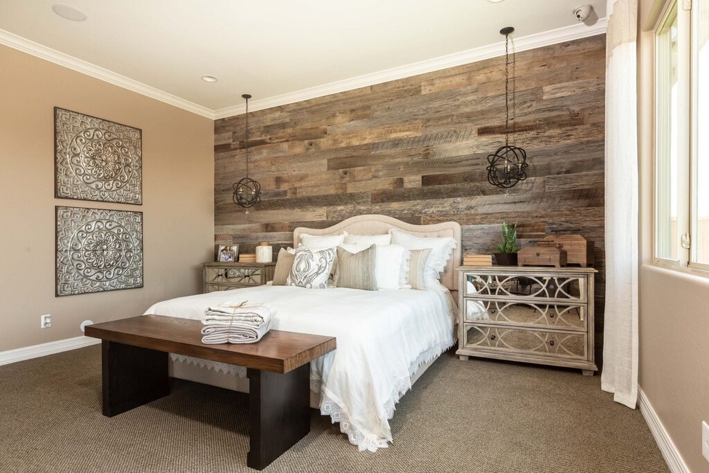 Wallpaper with a wood plank design in the interior