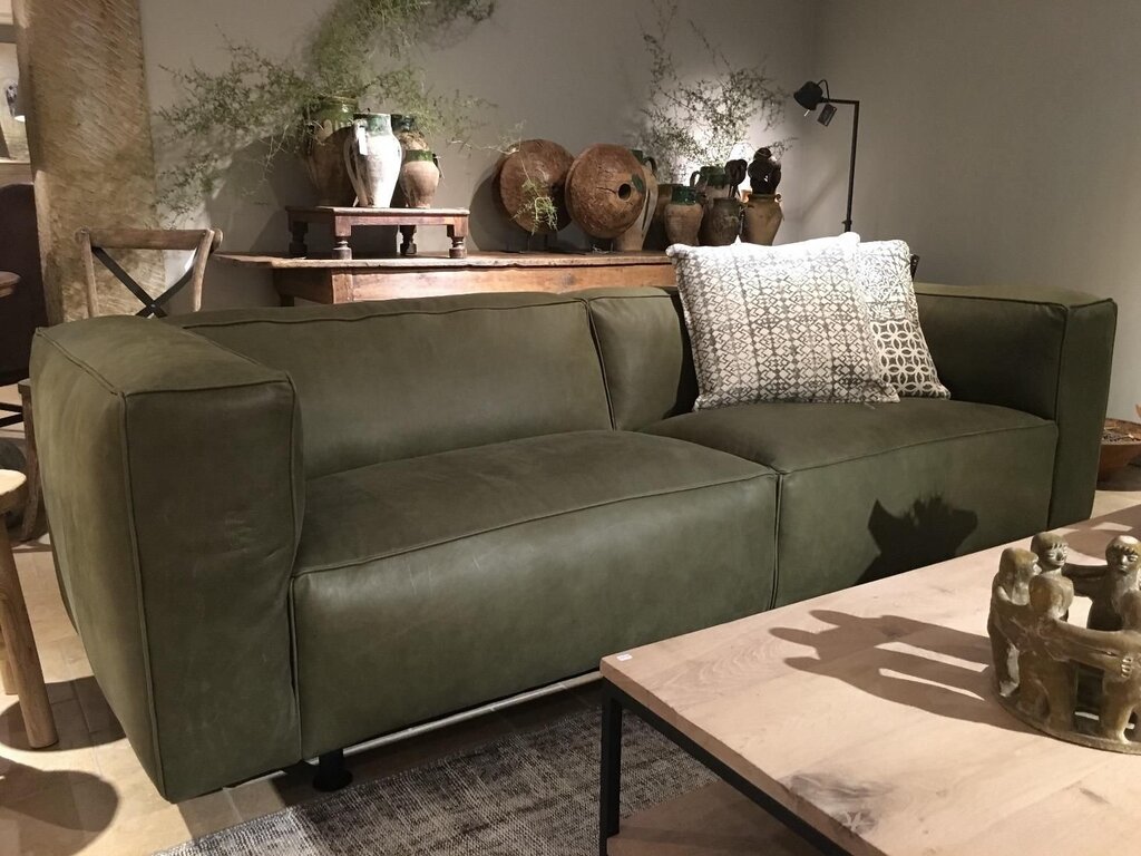 Оливковый диван
