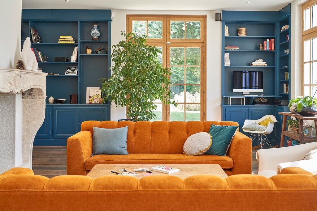 Оранжевая мебель