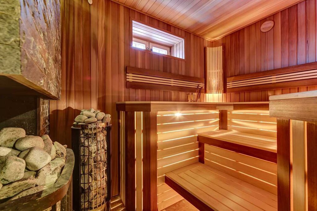 Interior finishing of a sauna with wood