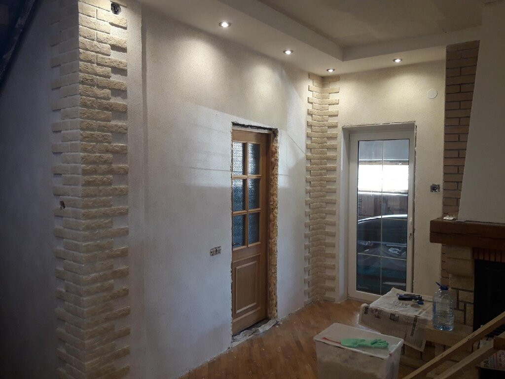 Finishing with gypsum bricks