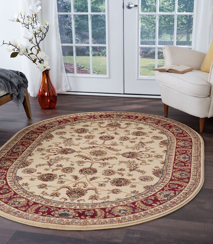 Oval rugs in the interior