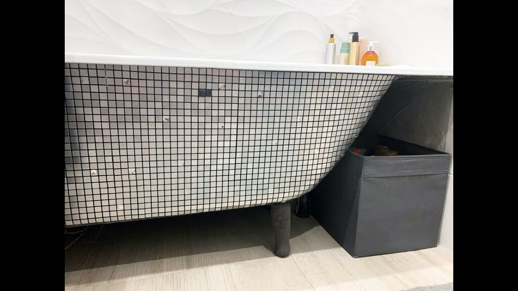 Bathtub panel