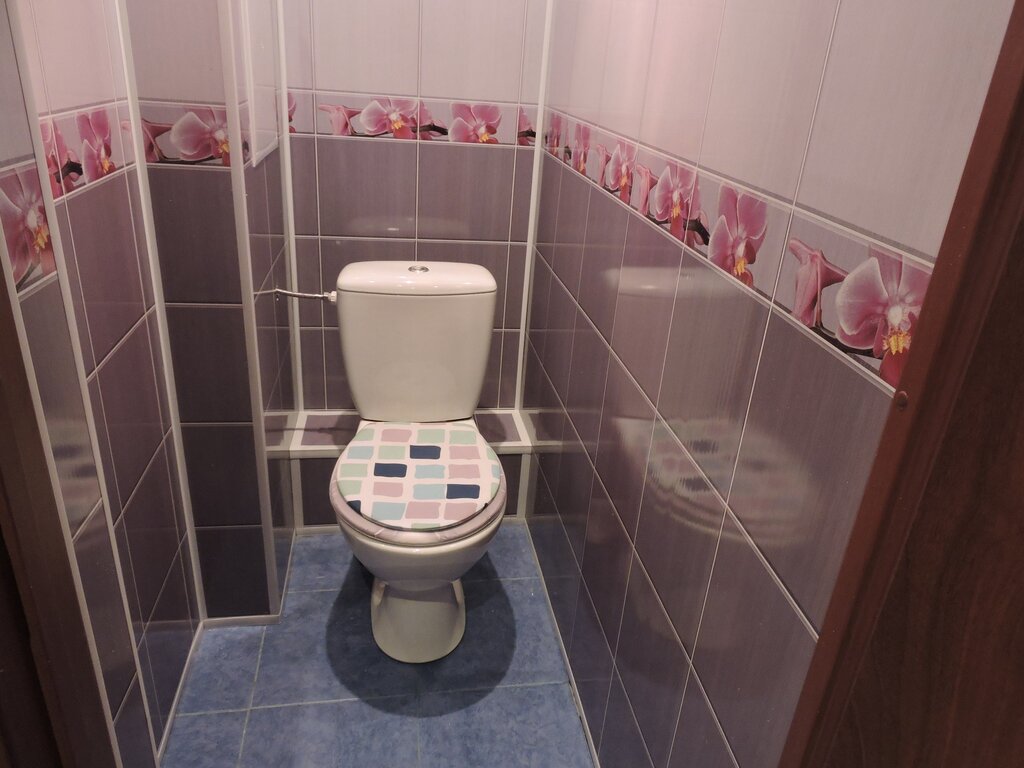 Пластиковая плитка для туалета