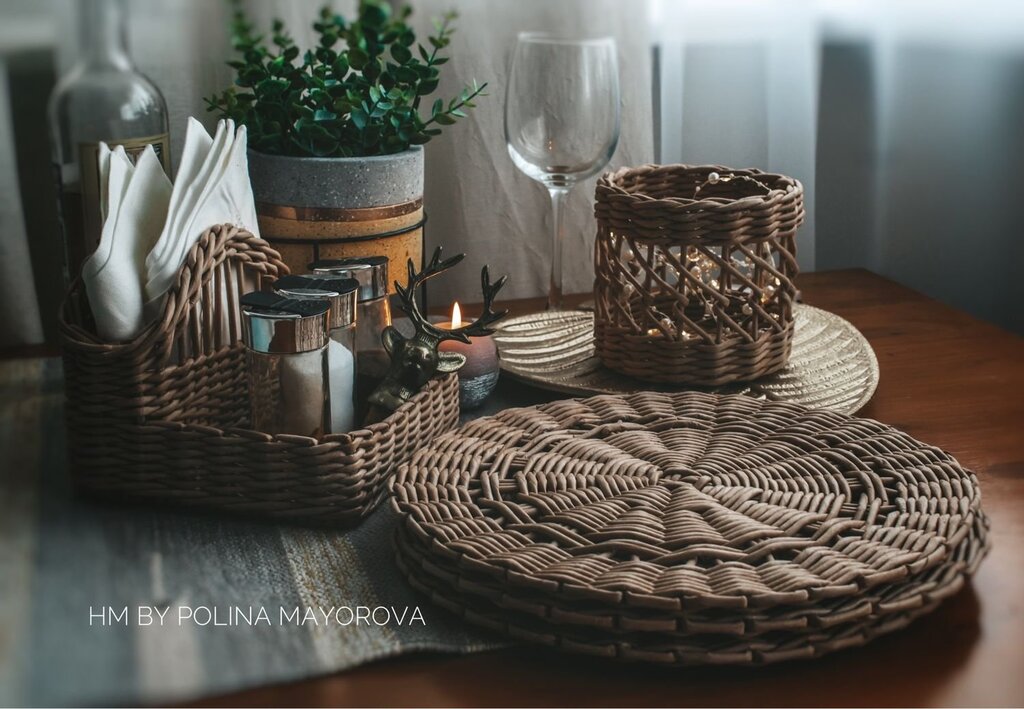 Woven items in the interior