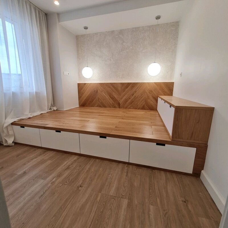 A podium with pull-out drawers in the apartment 21 фото