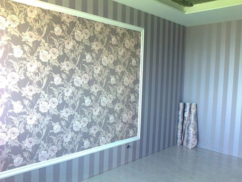 Wallpapering with two types 33 фото