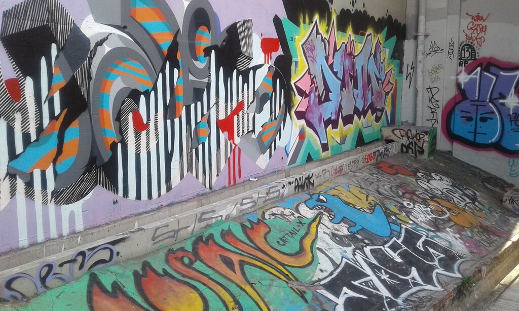 Graffiti wall painting