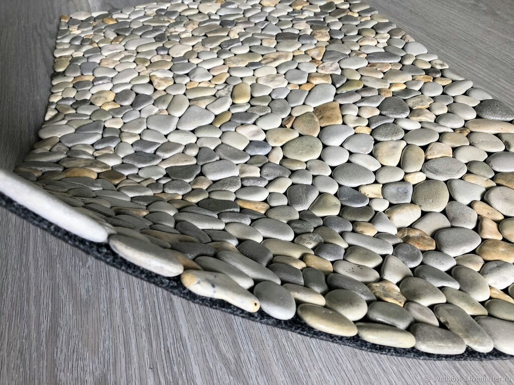 Pebble floor