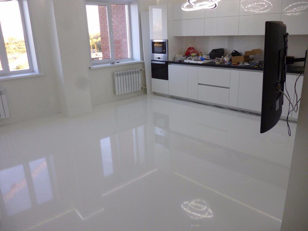 Polymer self-leveling floor in the apartment