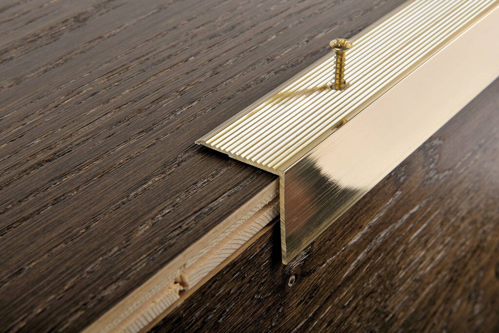 Thresholds for laminate with hidden fastening