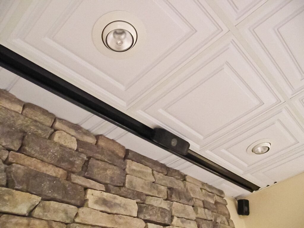 Потолок из плитки