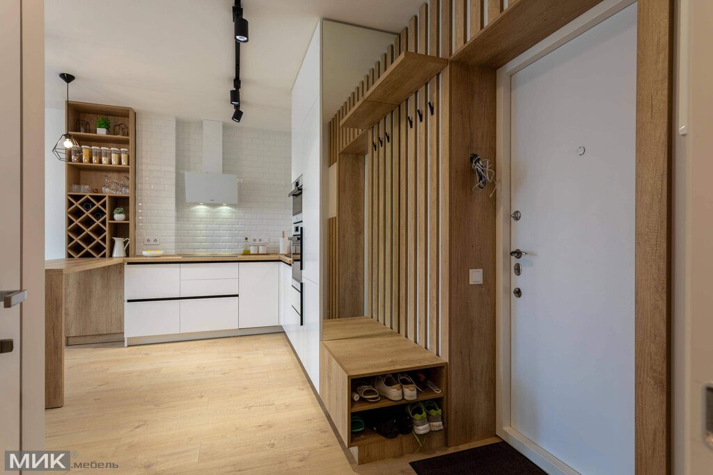 Hallway transitioning into the kitchen