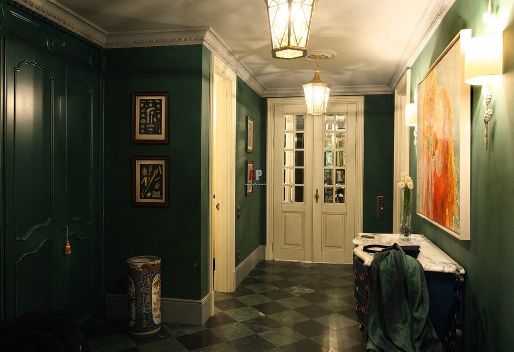 The hallway in dark green color 26 фото