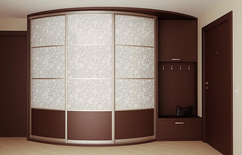 Radial sliding wardrobe