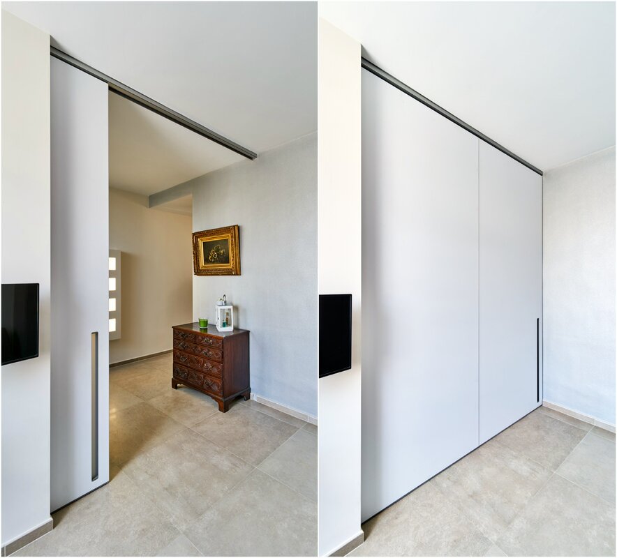 Sliding doors to the ceiling